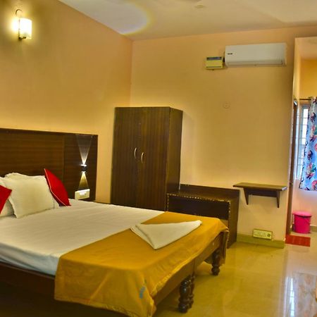 Jains Royal Palace Resorts Yelagiri Buitenkant foto