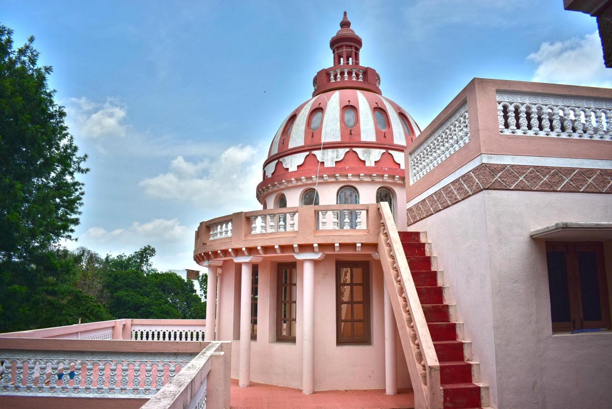 Jains Royal Palace Resorts Yelagiri Buitenkant foto