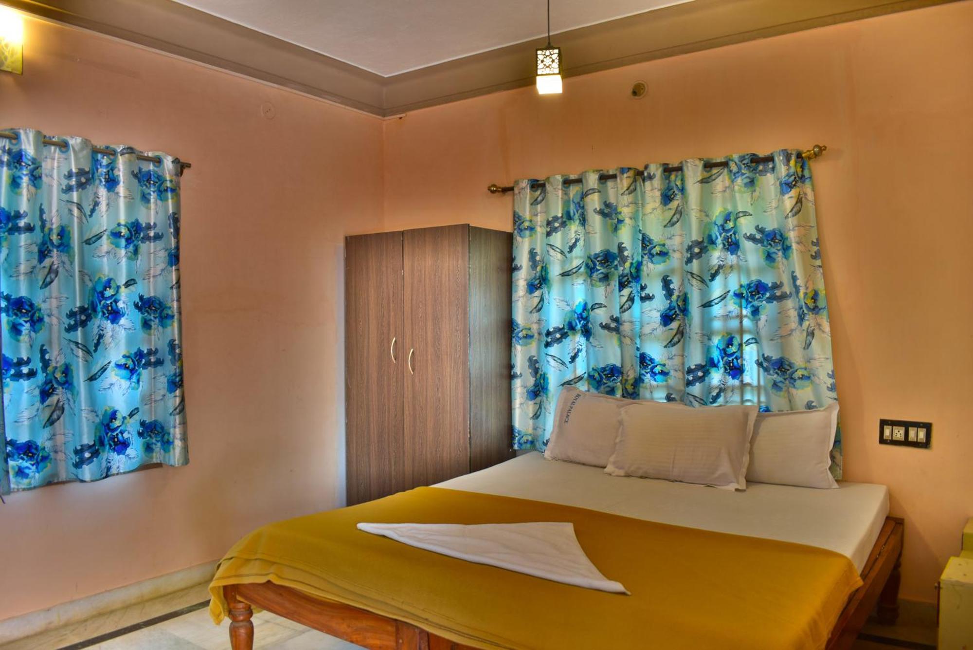 Jains Royal Palace Resorts Yelagiri Buitenkant foto