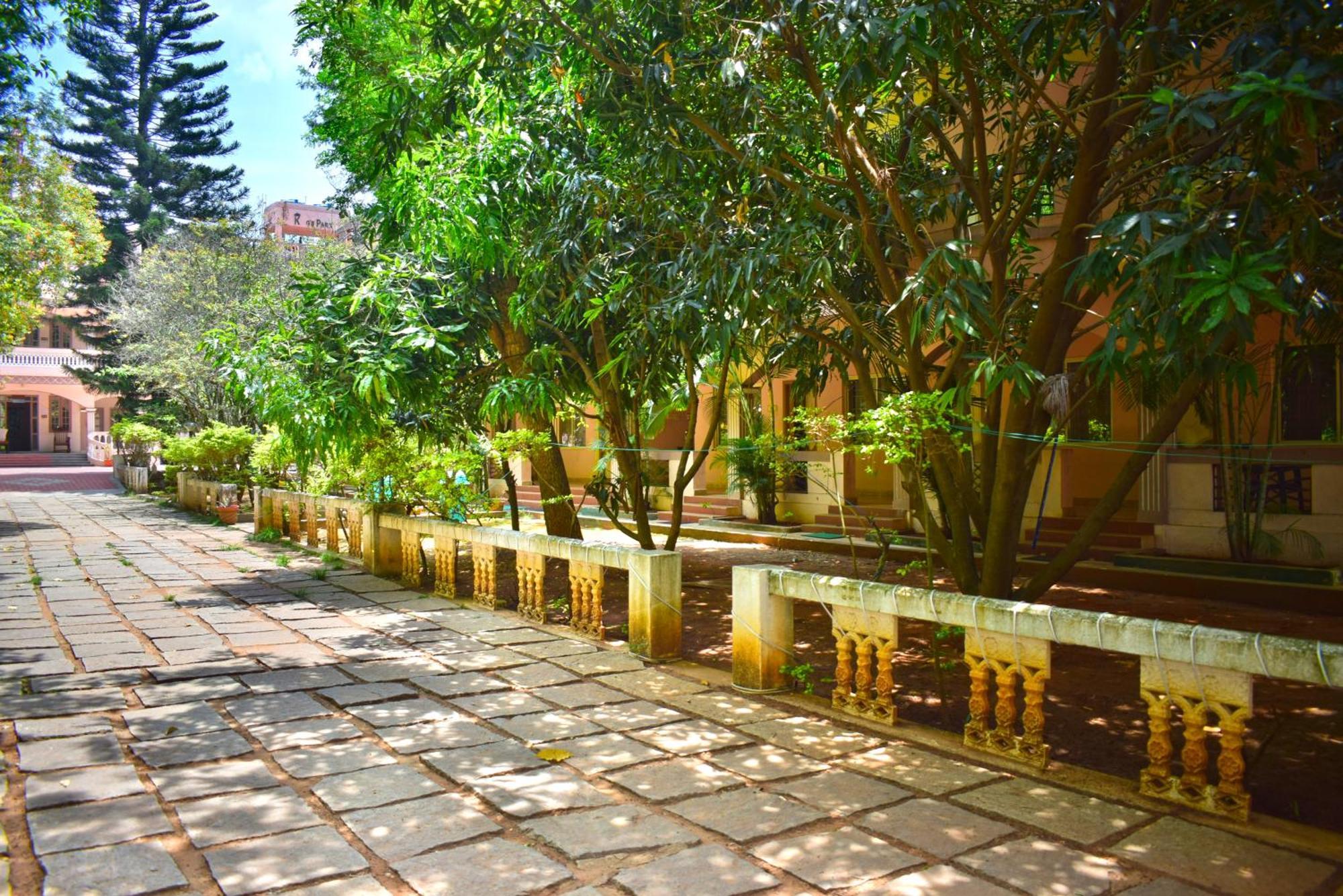 Jains Royal Palace Resorts Yelagiri Buitenkant foto