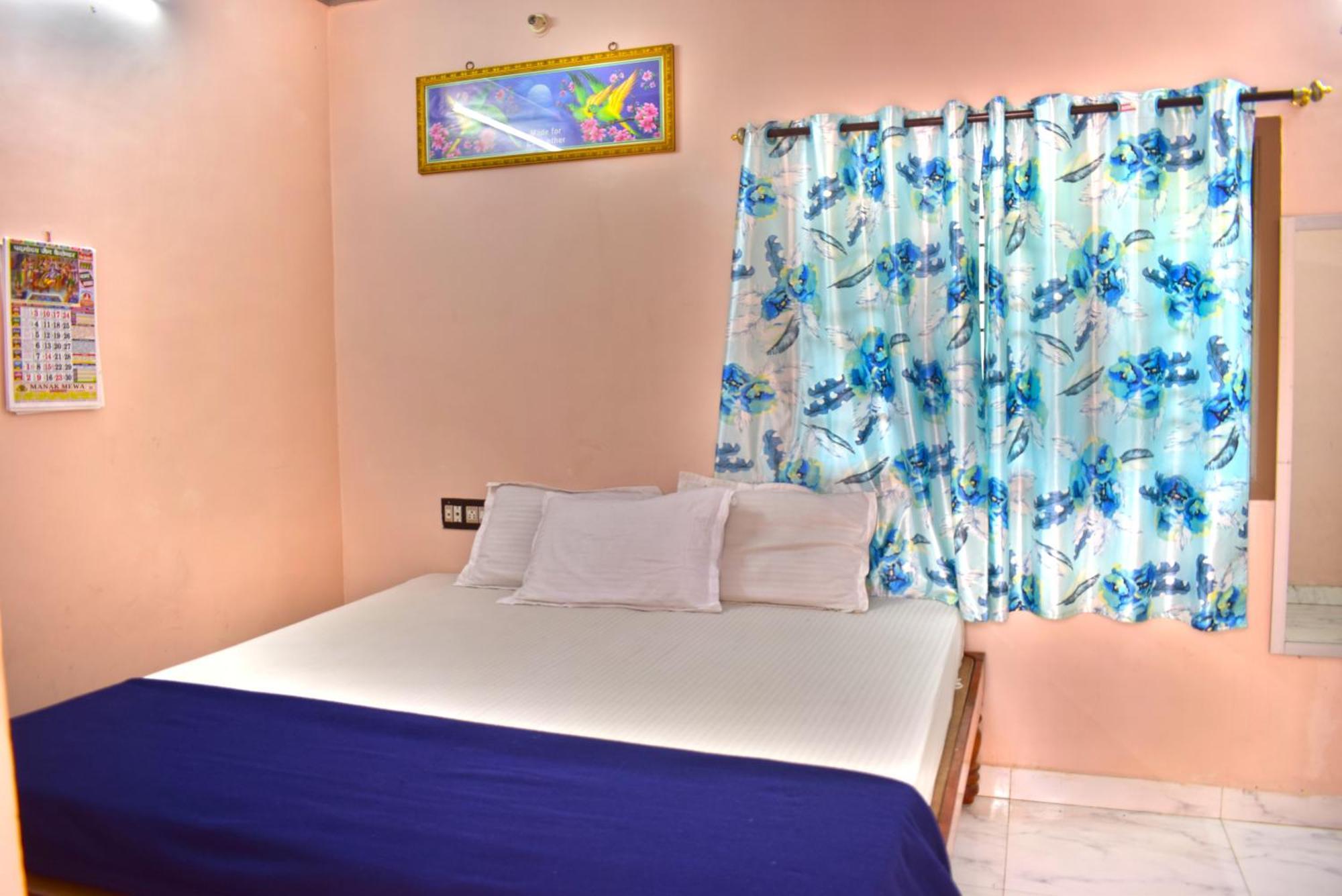 Jains Royal Palace Resorts Yelagiri Buitenkant foto