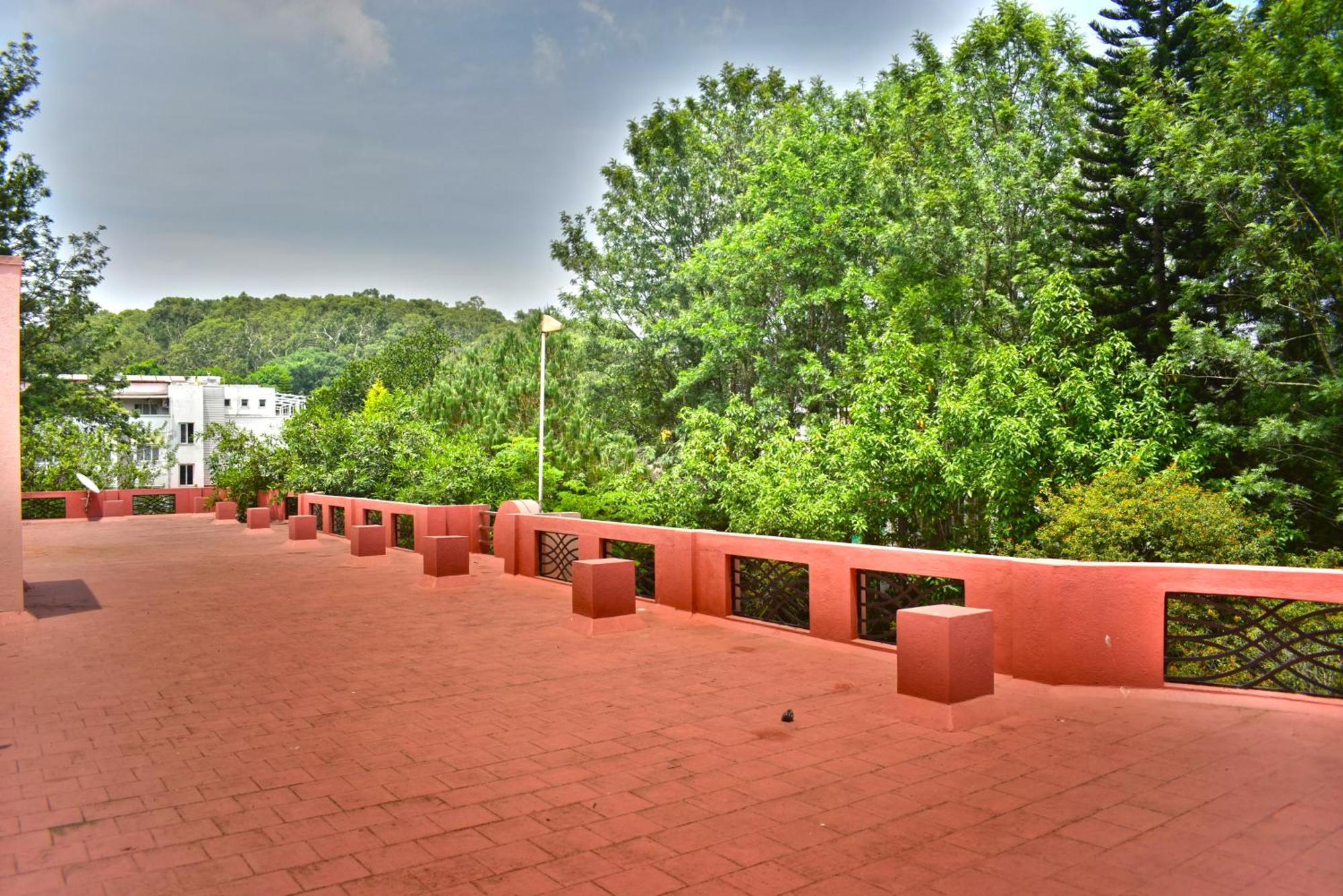 Jains Royal Palace Resorts Yelagiri Buitenkant foto