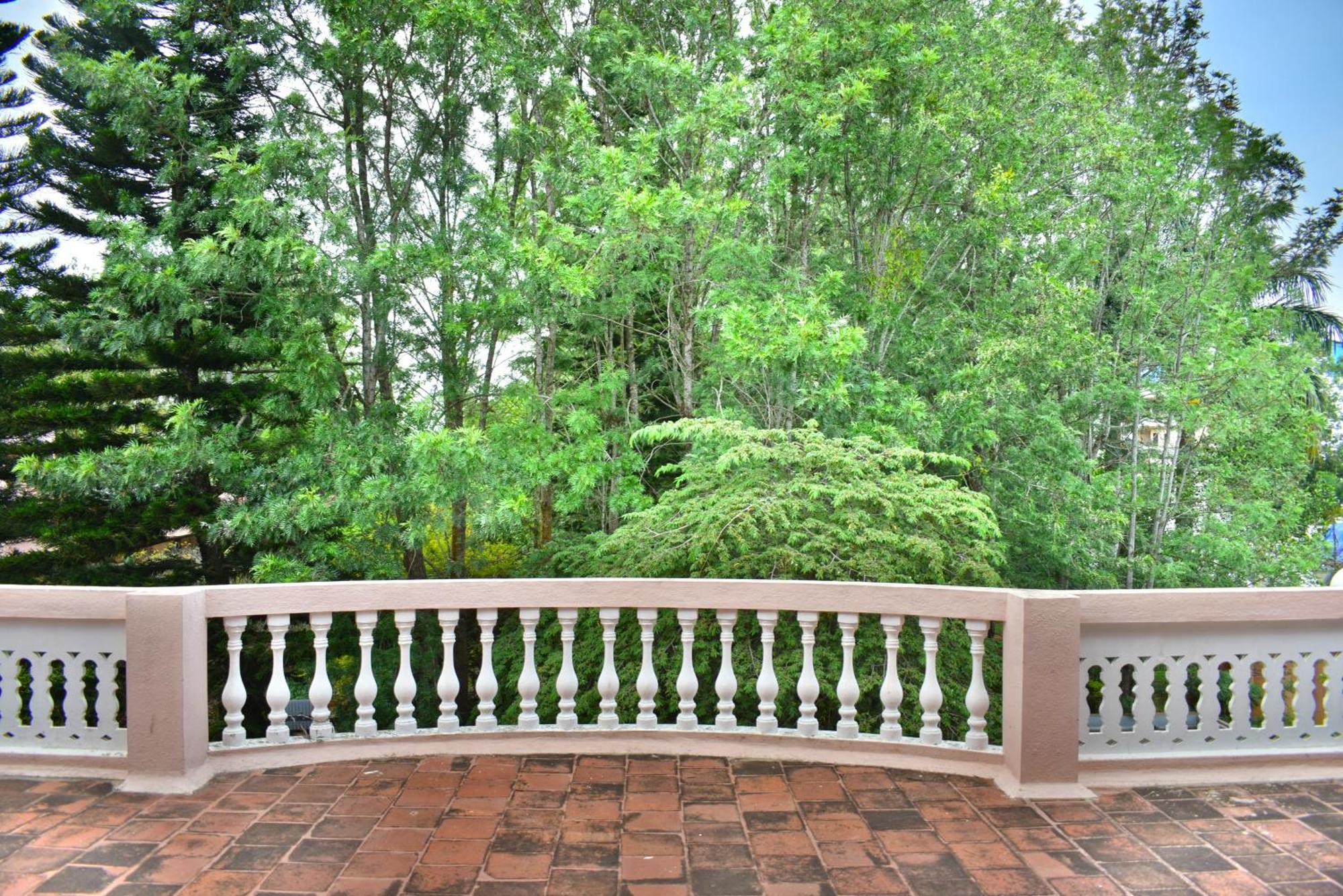 Jains Royal Palace Resorts Yelagiri Buitenkant foto