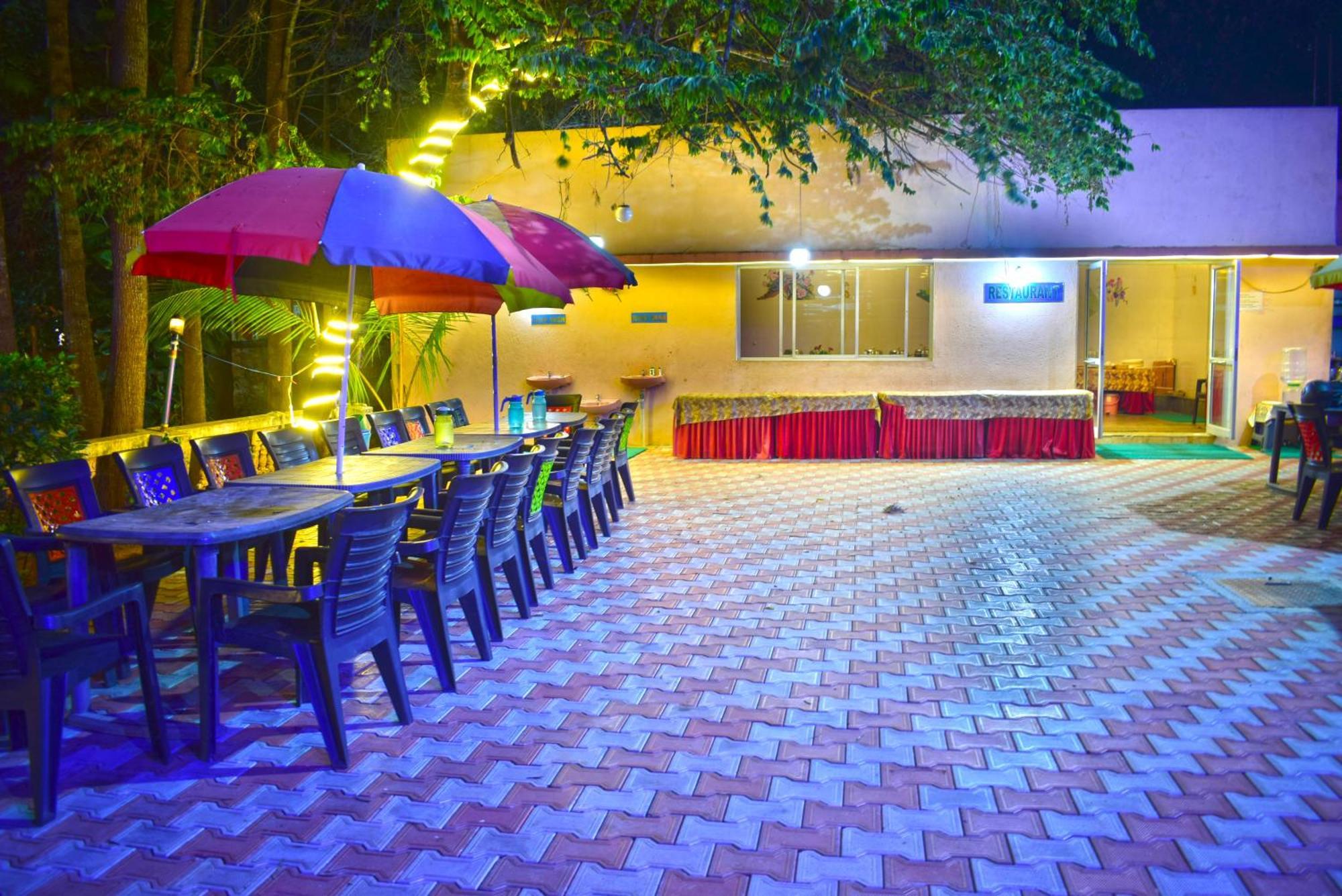 Jains Royal Palace Resorts Yelagiri Buitenkant foto