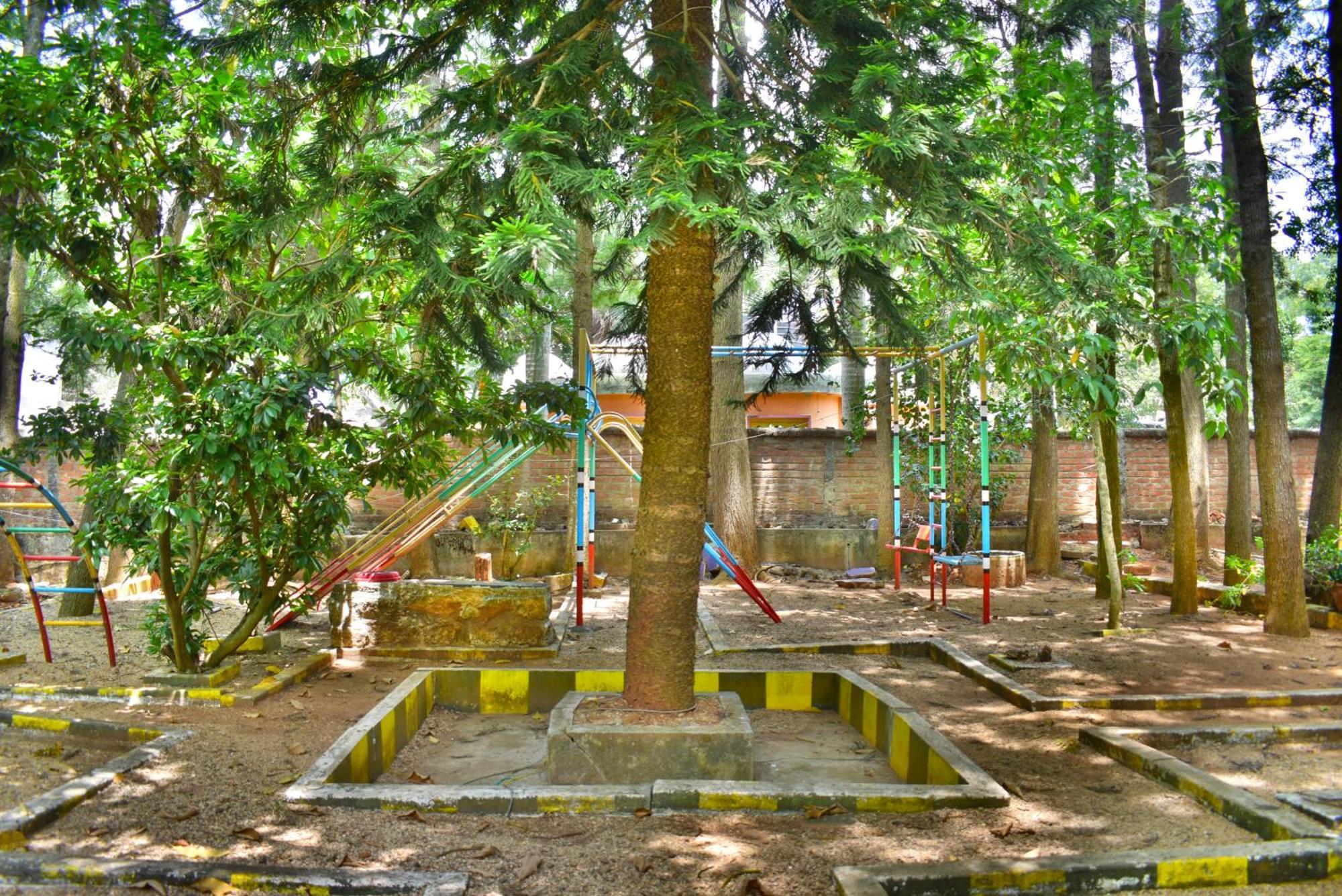 Jains Royal Palace Resorts Yelagiri Buitenkant foto