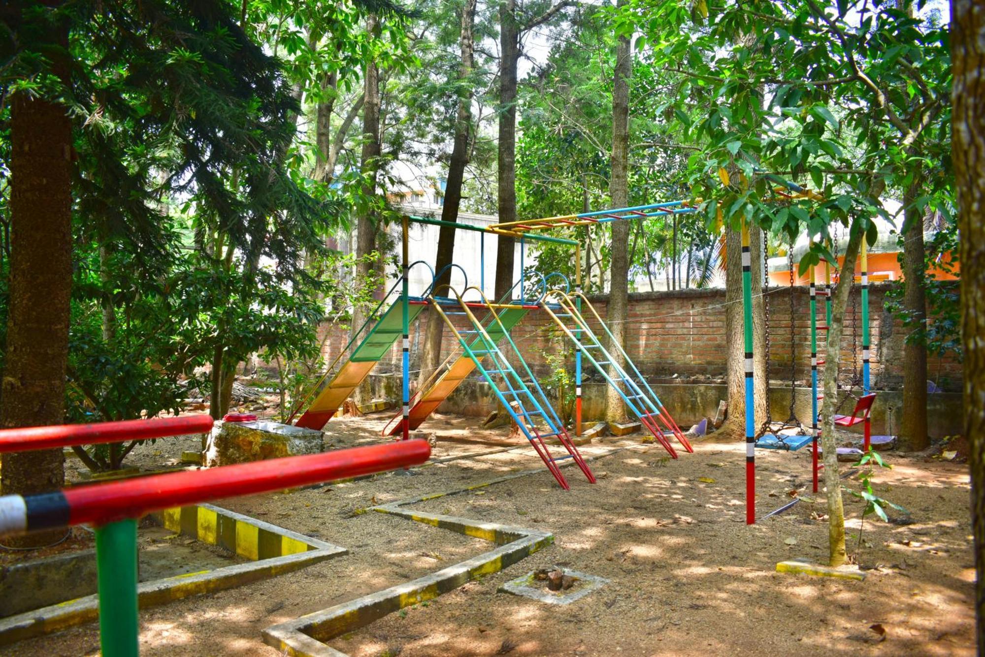 Jains Royal Palace Resorts Yelagiri Buitenkant foto