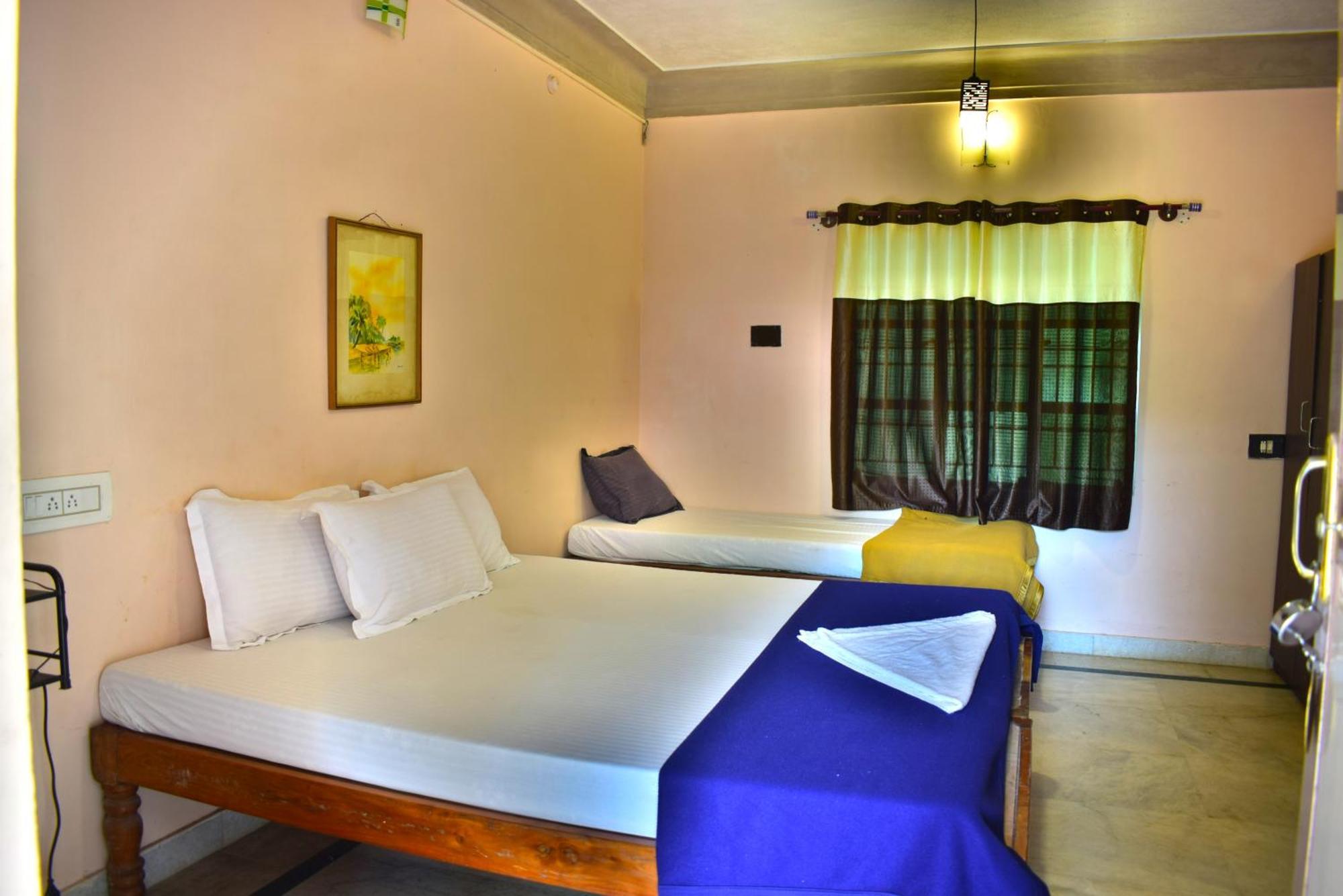Jains Royal Palace Resorts Yelagiri Buitenkant foto