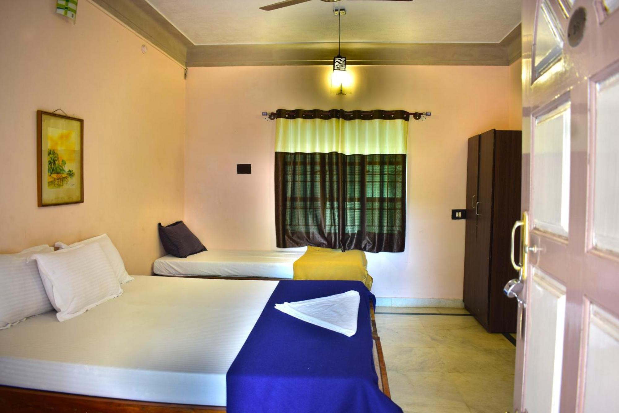Jains Royal Palace Resorts Yelagiri Buitenkant foto
