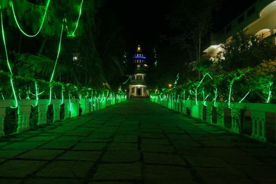 Jains Royal Palace Resorts Yelagiri Buitenkant foto