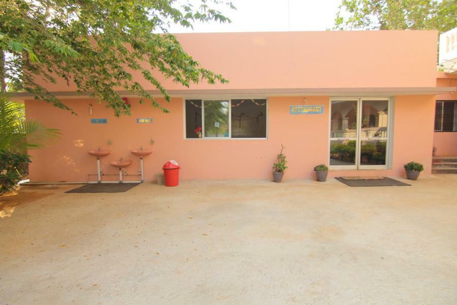 Jains Royal Palace Resorts Yelagiri Buitenkant foto