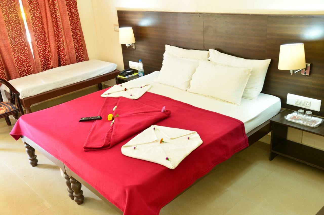 Jains Royal Palace Resorts Yelagiri Buitenkant foto